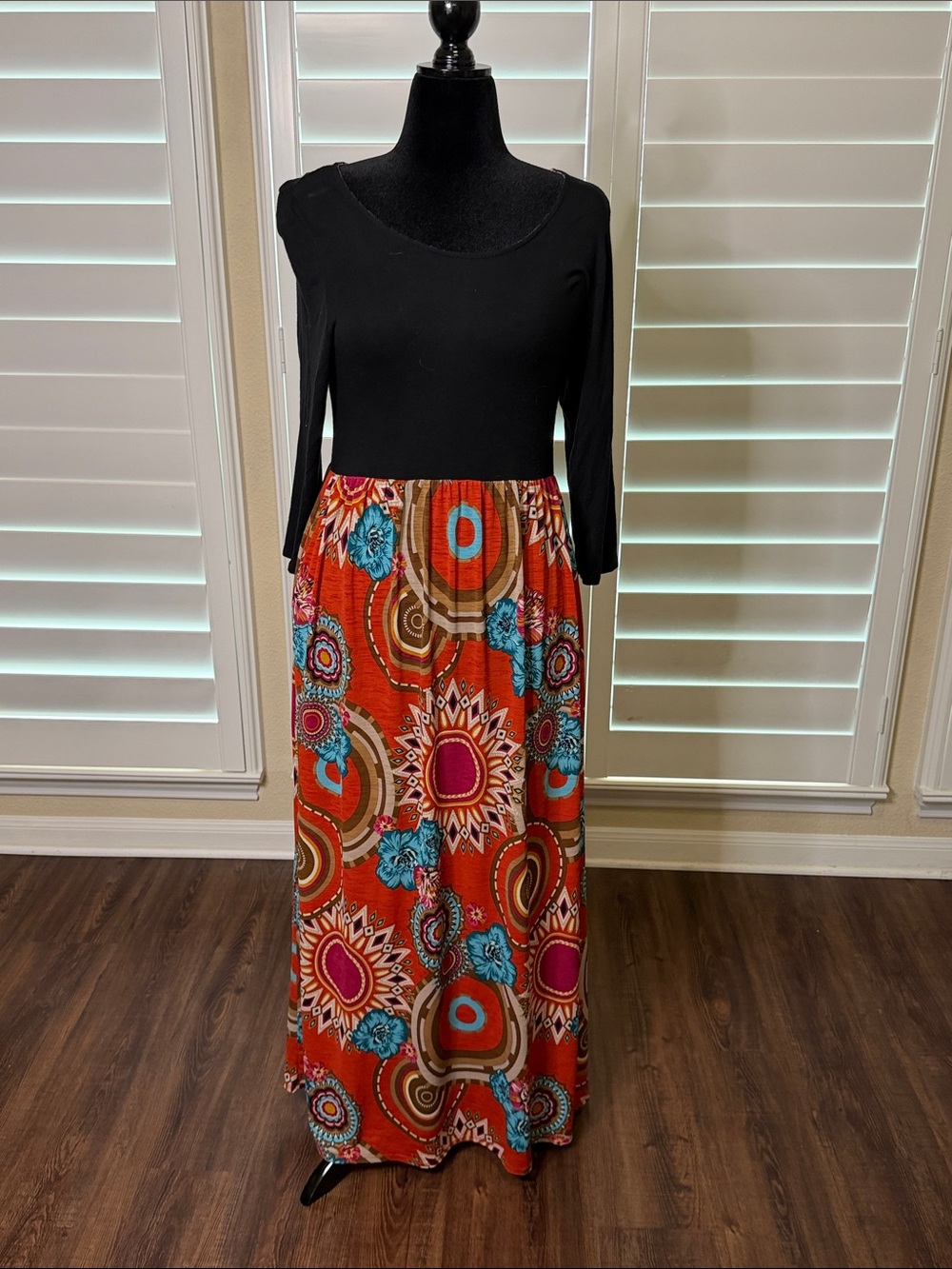 Honeyme Black Top Orange Floral Medallion Maxi Skirt